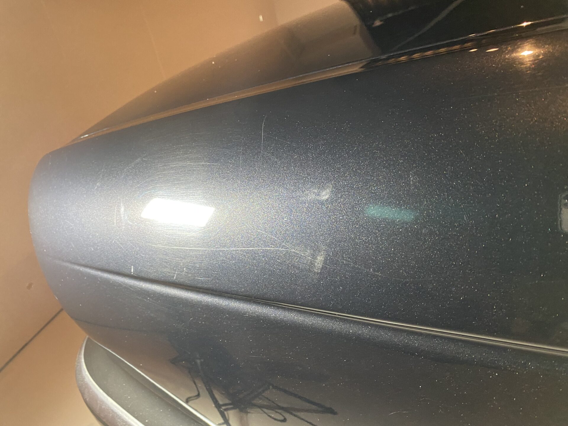 ジャガーXJ　磨き作業