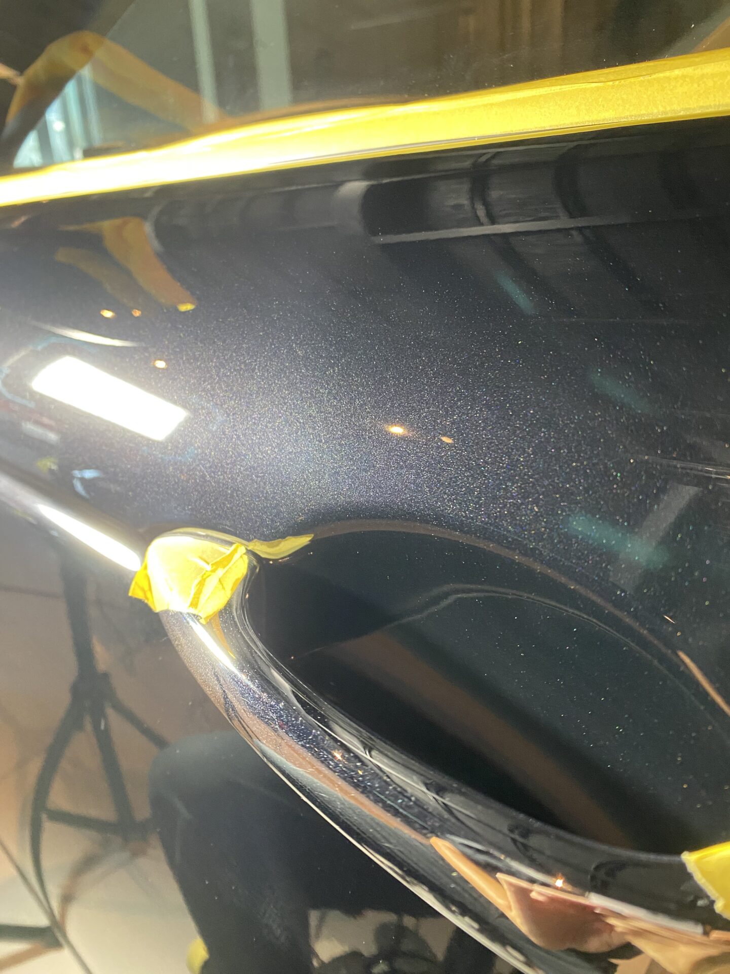 ジャガーXJ　磨き作業