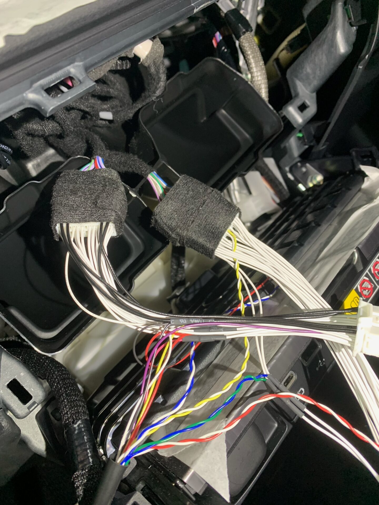 新型レクサスRX500H　TVキャンセラー取付！