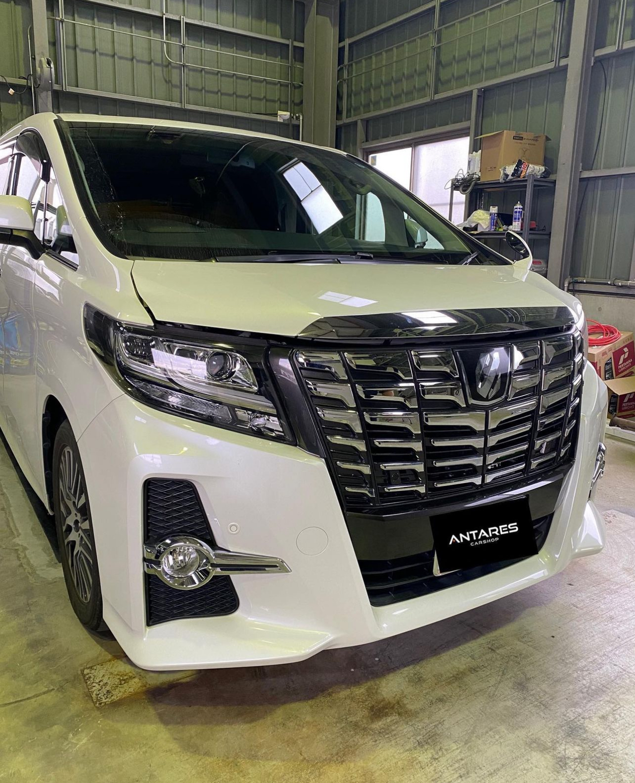 30アルファード　モデリスタグリル取付