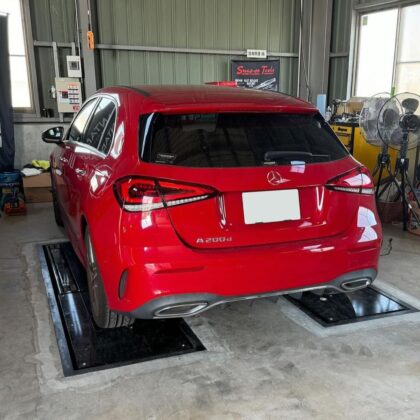 メルセデスベンツ　A200ｄ　オイル交換