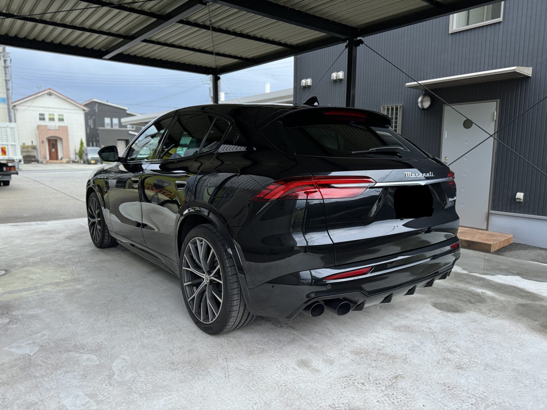 マセラティ　グレカーレ　オイル交換