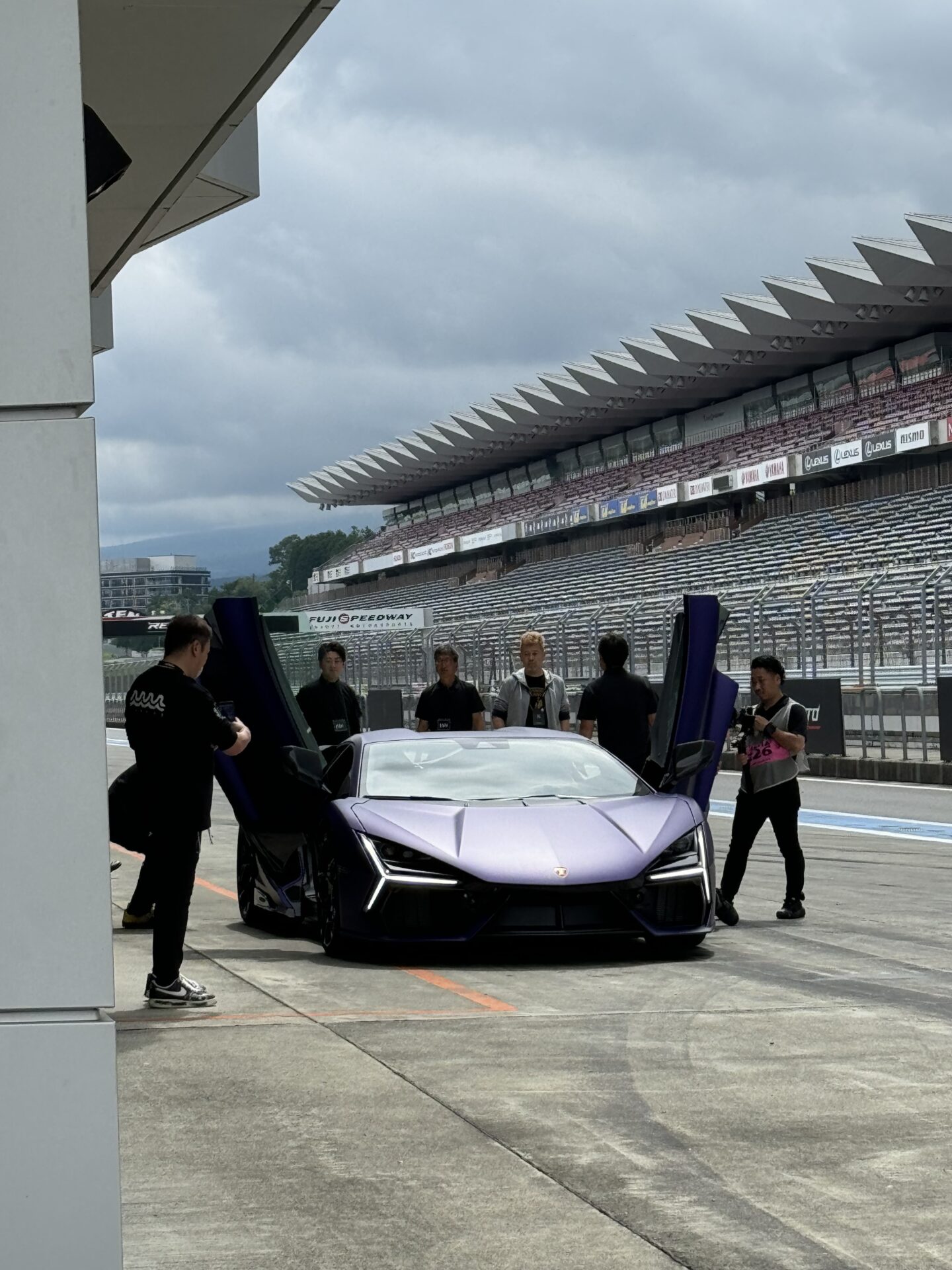 ランボルギーニ　レヴェルト試乗会　in富士スピードウェイ
