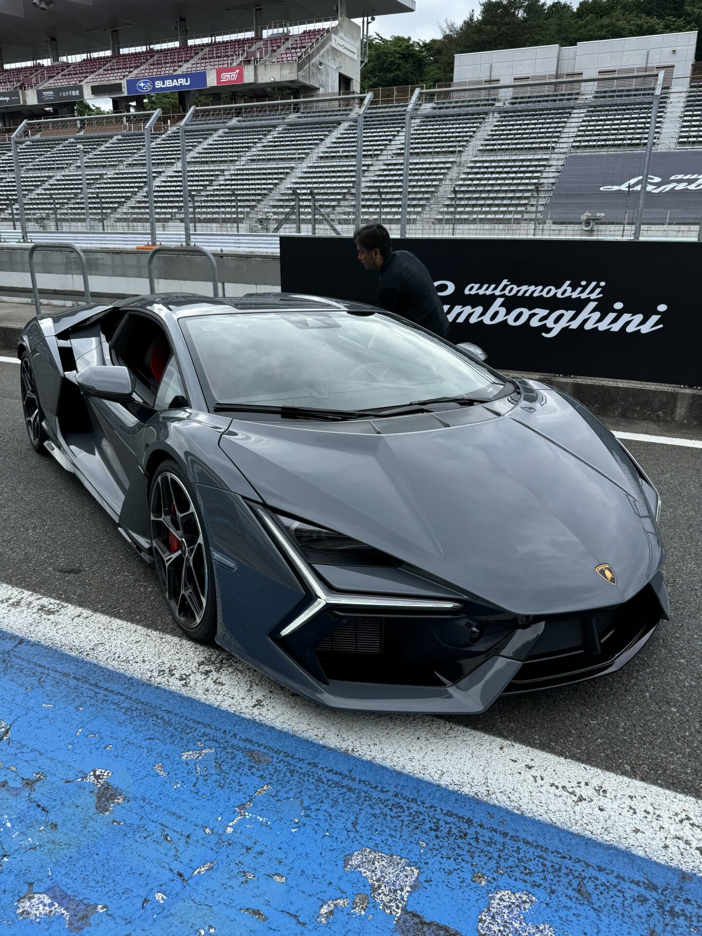 ランボルギーニ　レヴェルト試乗会　in富士スピードウェイ
