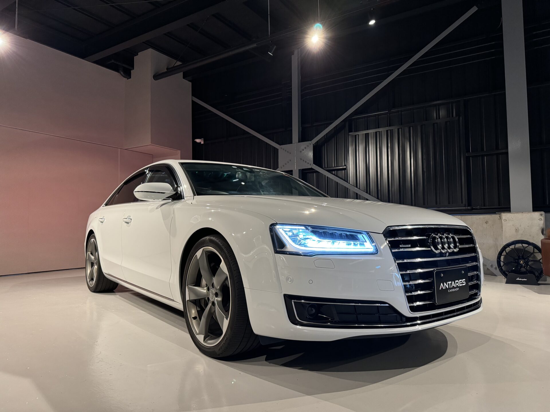 アウディ　A8　4.0　TFSI