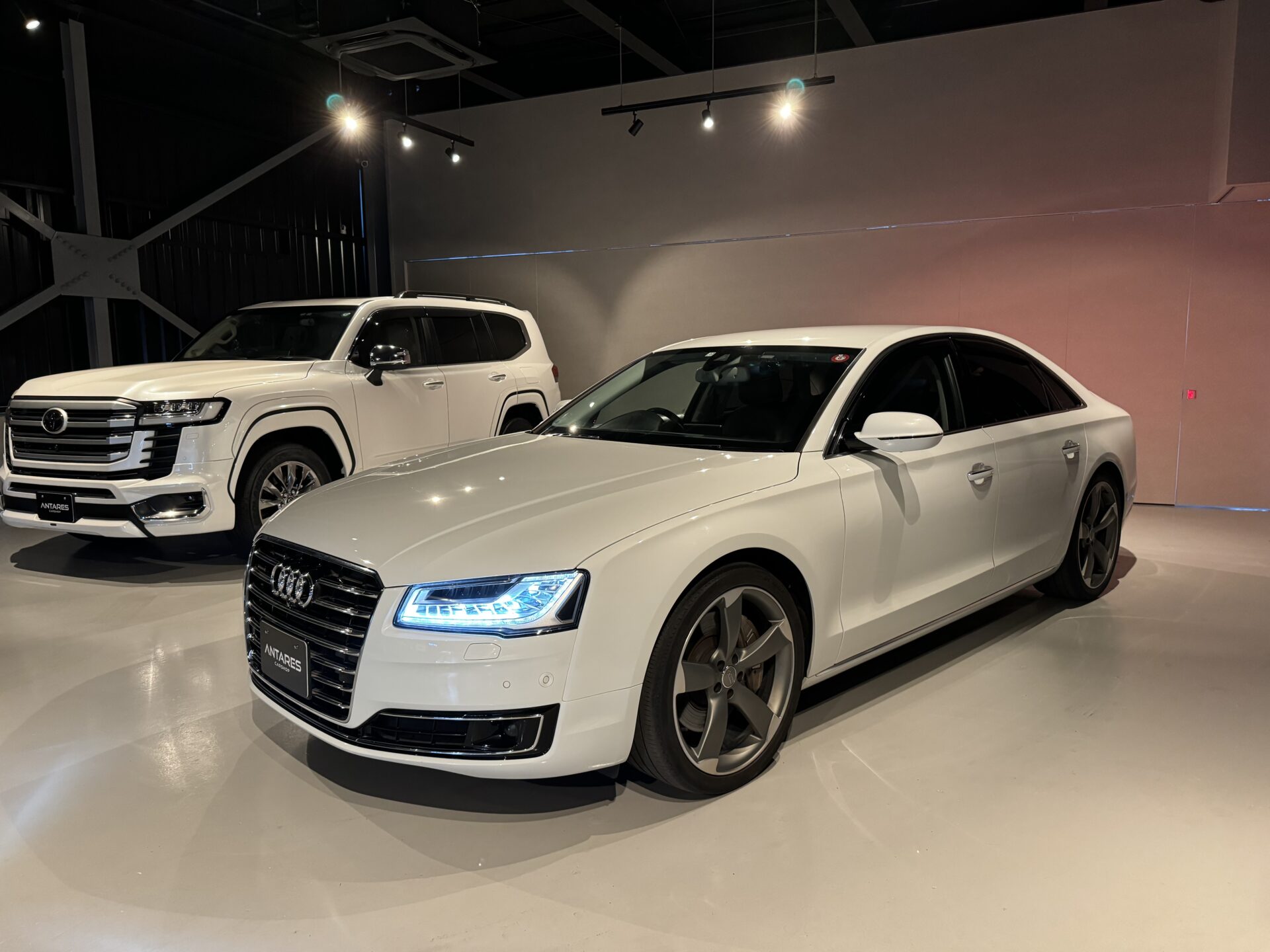 アウディ　A8　4.0　TFSI