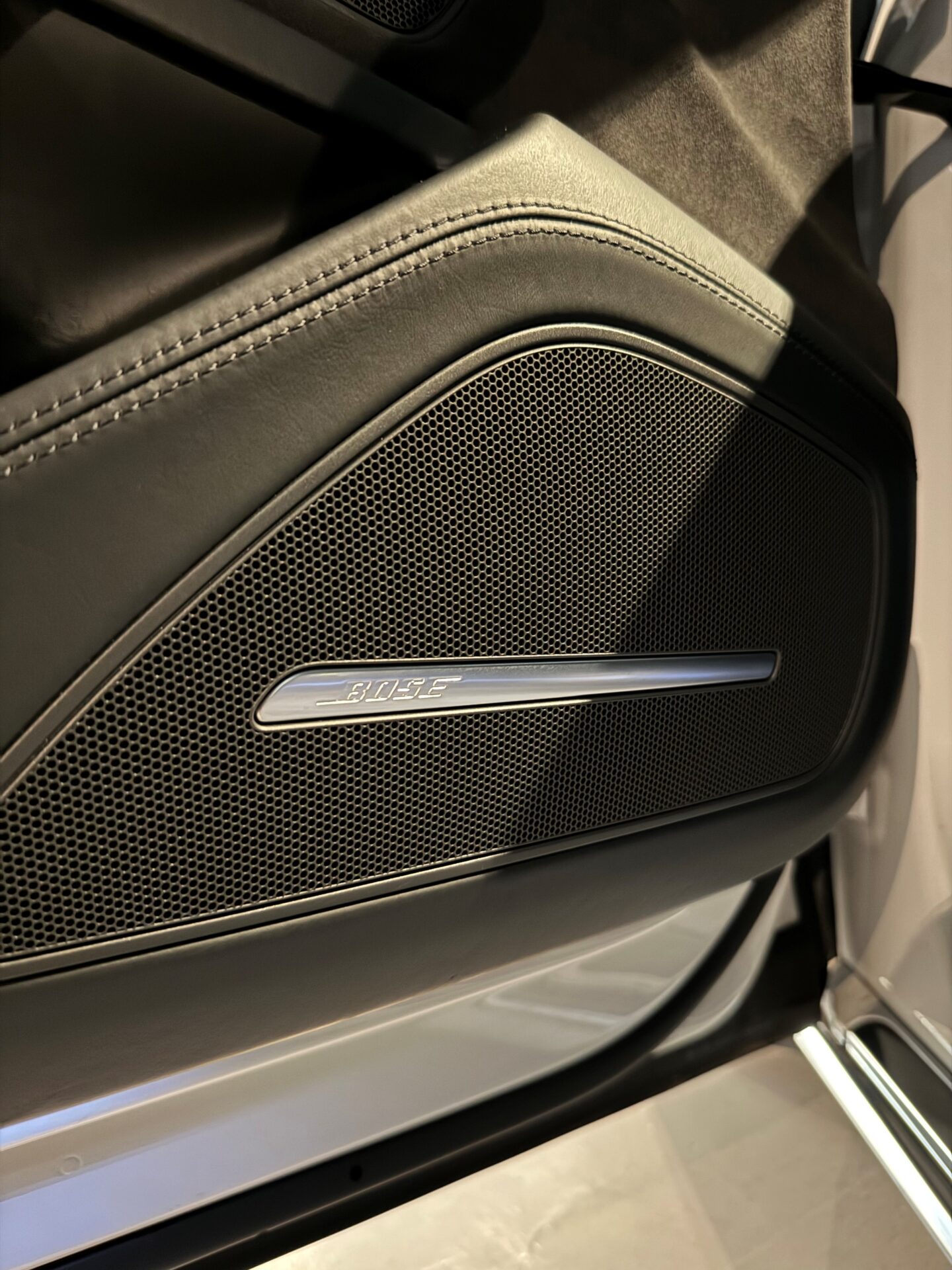 アウディ　A8　4.0　TFSI