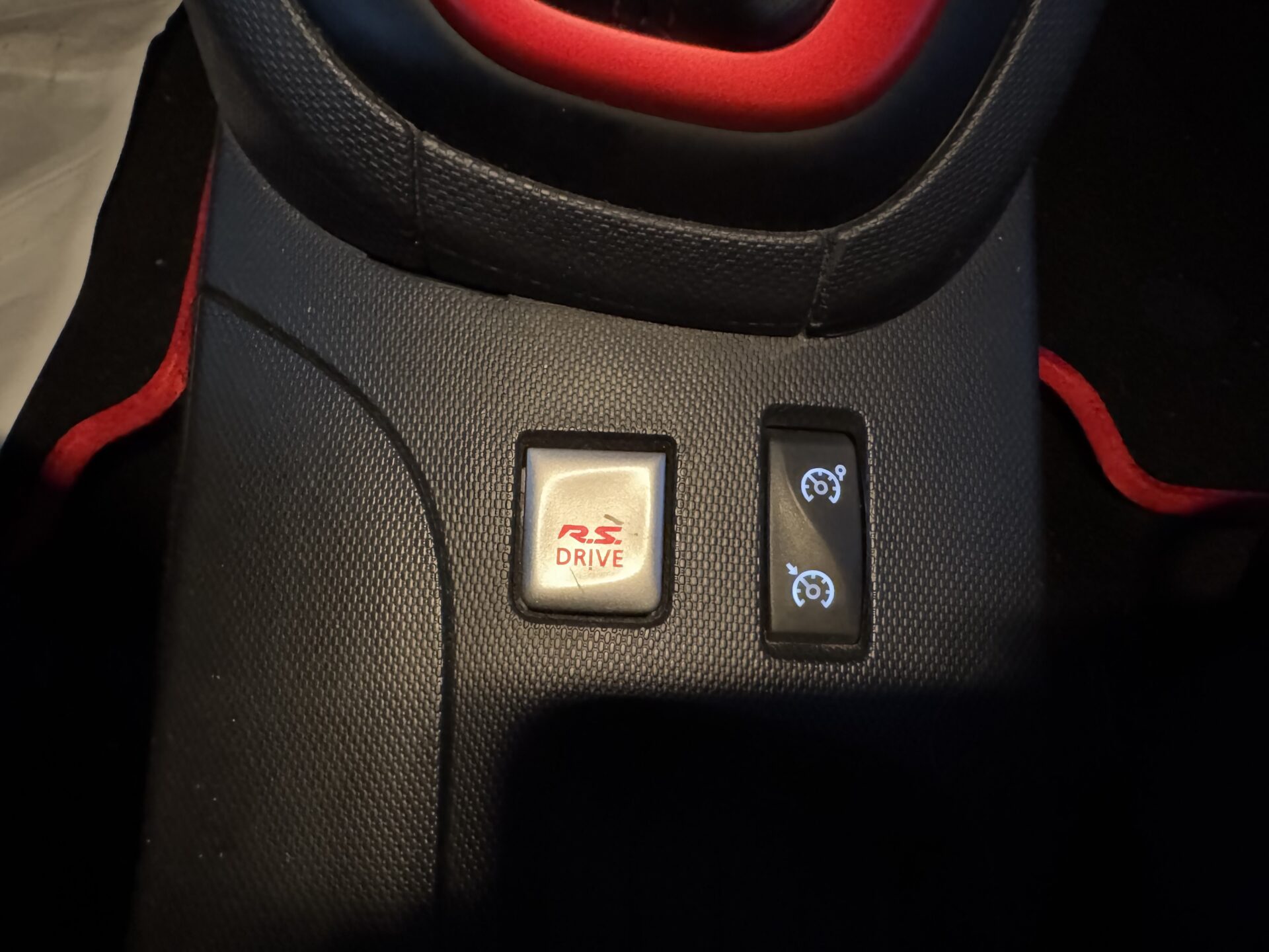 ルノー　ルーテシア　RSスポール